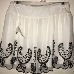 F21 PUFFY N FLUFFY SCALLOP SEQUIN MINI SKIRT ✨🤍